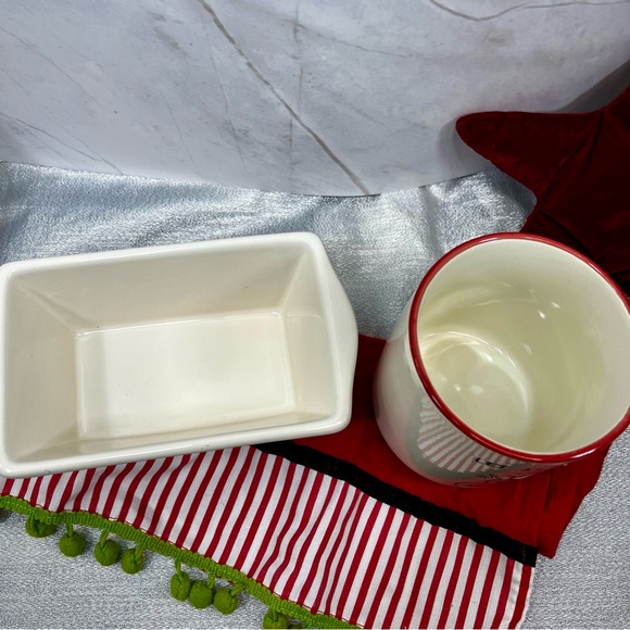 Santa and Snowman Milk and Cookies Dishes for Christmas - Picture 6 of 10